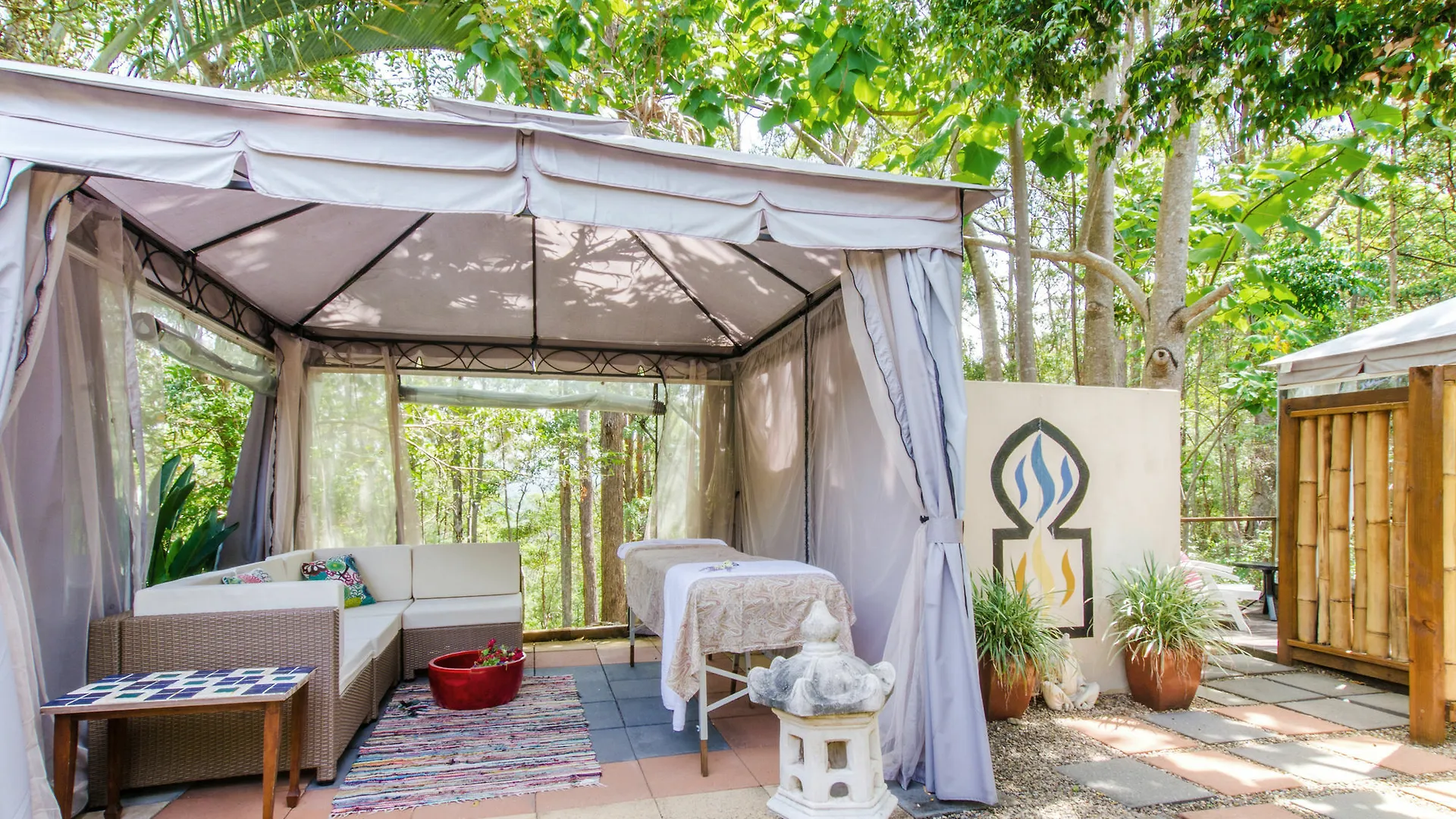 Hotel Amytis Gardens Retreat Spa And Cooking School Alexandra Headland
