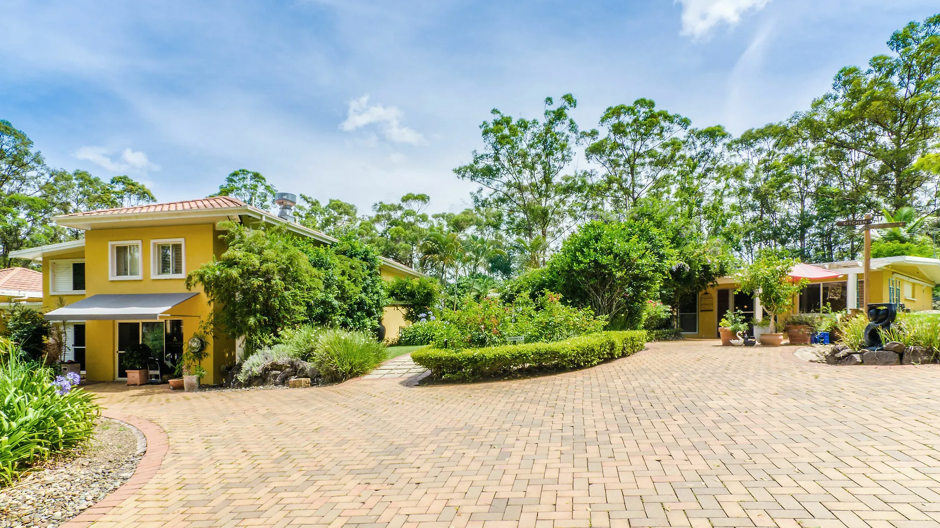 Hotel Amytis Gardens Retreat Spa And Cooking School Alexandra Headland